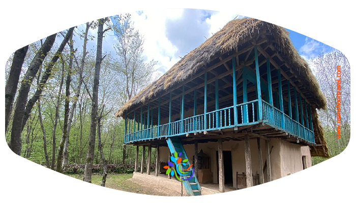  یکی از موزه های متفاوتی که در ایران می توان به سراغش رفت، موزه میراث روستایی گیلان است که در پارک جنگلی سروان رشت قرار دارد. این موزه در فضای باز و زمینی به مساحت حدود ۲۶۰ هکتار برپا شده است و تجربه ای تازه از موزه گردی را در اختیارتان قرار می دهد. 