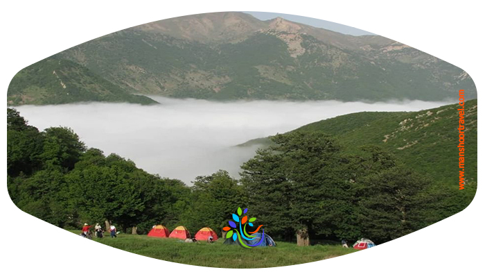 جنگل ابر در مسیر جاده شاهرود به آزادشهر استان گلستان و بعد از روستای ابر در شمال شهر شاهرود قرار گرفته است.جنگل ابر شاهرود یکی از معروف ترین و زیباترین جاذبه های طبیعی ایران به شمار می رود .