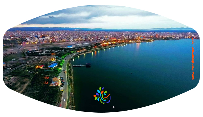 دریاچه شورابیل از بزرگ‌ترین دریاچه‌های داخل شهری ایران در اردبیل است که وسعت آن به حدود ۱۸۰ هکتار می‌رسد. این دریاچه با امکانات متنوع، از بهترین تفرجگاه‌های شهر اردبیل است و گردشگران زیادی برای لذت بردن از پیاده روی در مسیر سلامت اطراف این دریاچه و گشت‌وگ