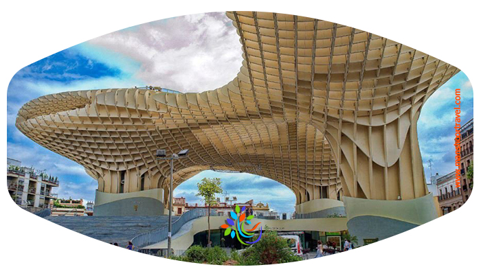 در میان شهر زیبا و تاریخی سویا، پل خارق العاده ای ساخته شده که امروزه از مهم ترین دیدنی های این شهر و حتی کشور اسپانیا محسوب می شود. سازنده ی این پل تصمیم داشته تا اثری خلق کند که بزرگ ترین شی چوبی دنیا باشد. 