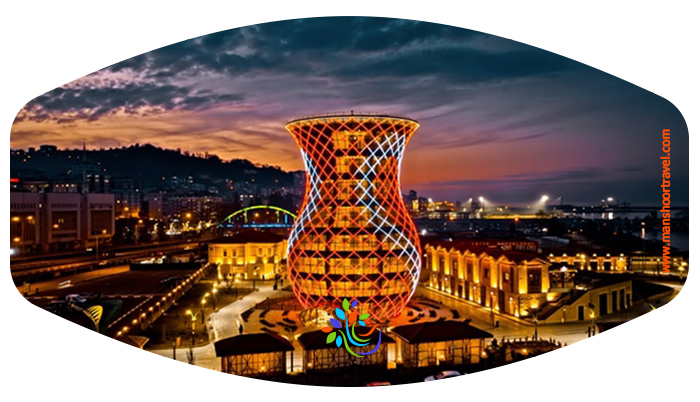 شهر ریزه در منطقه دریای سیاه در ترکیه و در قسمت شمال شرقی این کشور قرار دارد. ریزه که منطقه ای ییلاقی است با مساحتی بالغ بر 3920 کیلومتر مربع و جمعیعتی نزدیک به 100 هزار نفر در سالهای گذشته به یکی از قطب های گردشگری کشور توریستی ترکیه تبدیل شده است. 