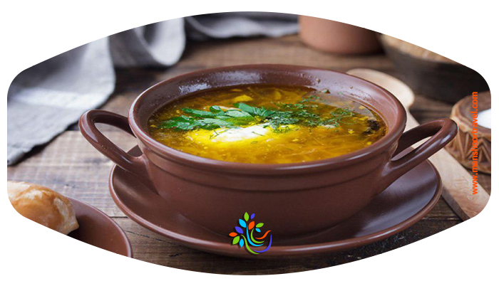 شی نوعی سوپ سبزی است که به سبک روسی طبخ می شود. مواد اصلی این سوپ قارچ و کرفس است؛ اما برای لذیذتر کردن این سوپ از اسفناج نیز استفاده می شود و حتا گاهی دیده شده که برخی سبزی های بومی روسی را نیز در آن به کار می برند. 