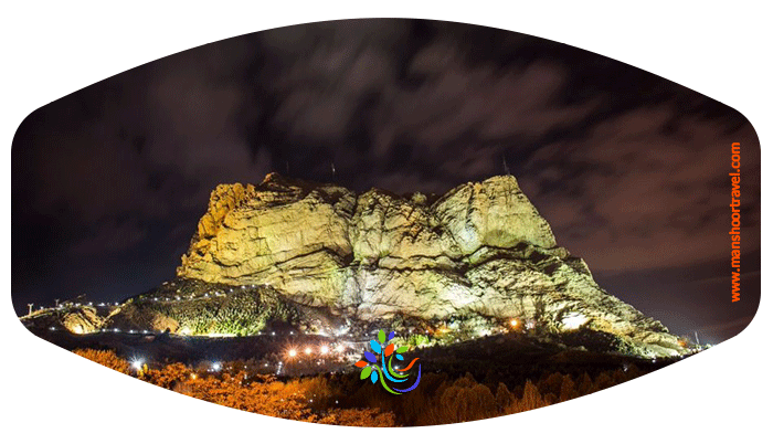 کوه صفه اصفهان  کوه صفه شهر اصفهان ارتفاعی برابر با ۲۲۵۷ متر دارد و قسمتی از سلسله جبال مرتفع زاگرس در جنوبی‌ترین بخش اصفهان محسوب می‌شود. این کوه را اصفهانی‌ها به نام(( بام اصفهان )) هم می‌نامند و آن را یک جاذبه طبیعی برمی‌شمرند .