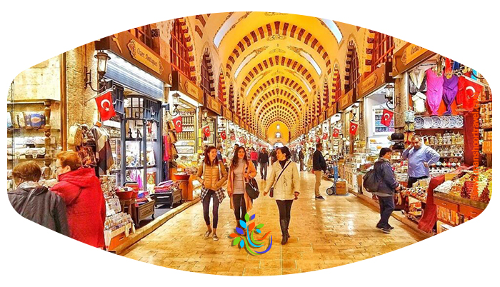 بازارهای سنتی و محلی استانبول  1- بازار بزرگ استانبول | Grand Bazaar  قطعا یکی از انتخاب های اول برای گشت و گذار در بازارهای سنتی شهر استانبول، همین بازار بزرگ است.