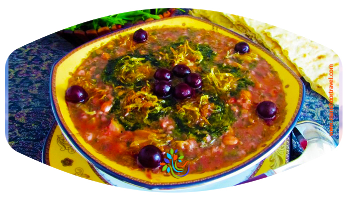 لیست بلند بالایی از غذاهای سنتی و محلی، در استان اردبیل طبخ می شود که هر یک ریشه در تاریخ و فرهنگ این دیار دارند. آش ها از جمله خوراک های پرطرفدار در این دیار هستند و به ویژه در فصول سرد طرفداران بسیاری پیدا می کنند. اردبیل دیاری تقریبا کوهستانی و سرد است