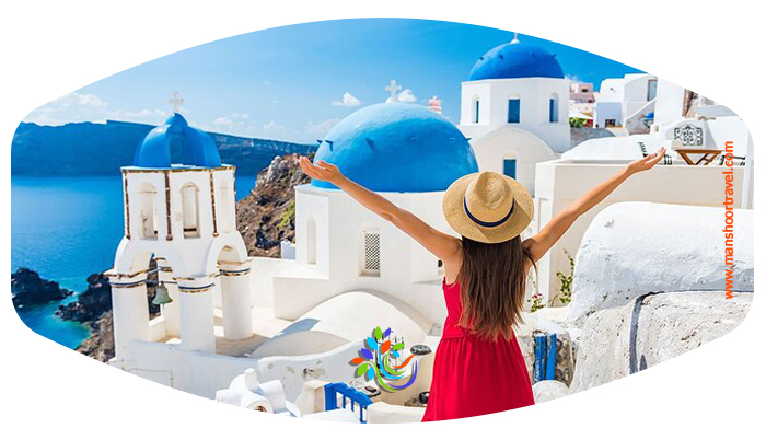 سانتورینی جزیره‌ای در دریای اژه در کشور یونان است که حدود ۲۰۰ کیلومتری جنوب شرقی یونان قرار گرفته است. این جزیره ۷۴ کیلومتر مربع مساحت دارد و در فاصله ۱۲۷ مایلی دریایی از بندر پیرائوس واقع شده و جمعیتی ۱۵ هزار نفری را در خود جای داده است. 